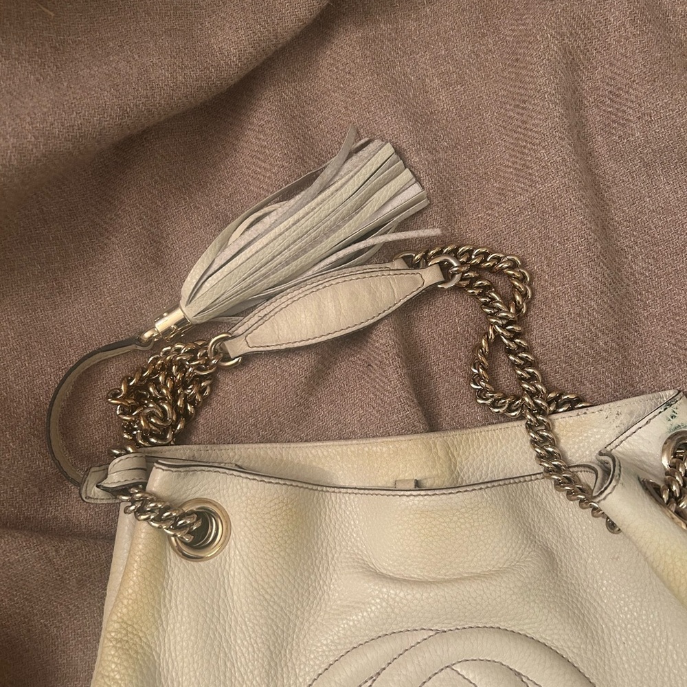 Gucci Soho Leather GG Logo Bag with Gold-Tone Chain Straps - Picture 6 of 16